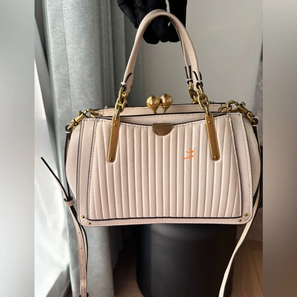 COACH Kisslock Dreamer 21 With Quilting And Rivets White